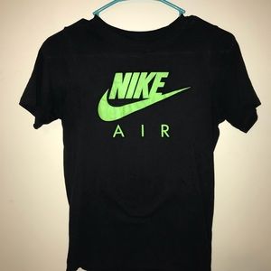 Boys Nike shirt size medium